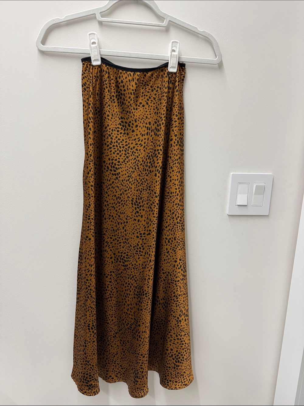 Sleek Mustard Animal-Print Maxi Skirt